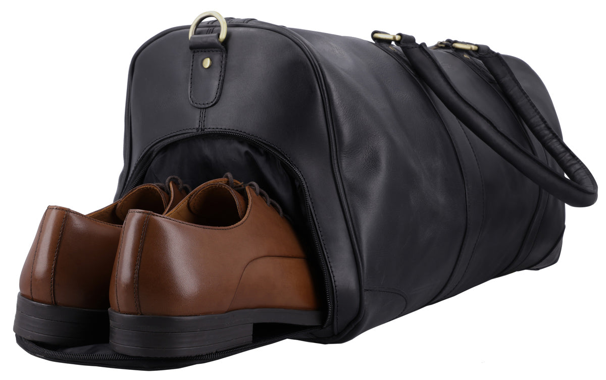 Leather travel bag 