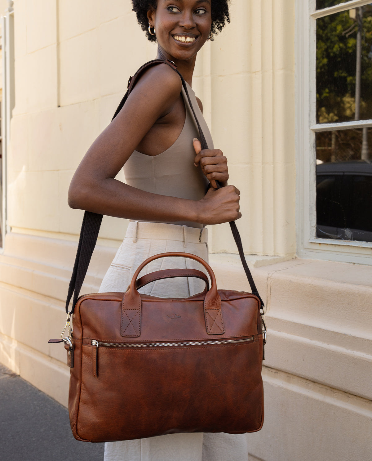 Elijah leather shoulder bag at Gusti Leather – Gusti Leder