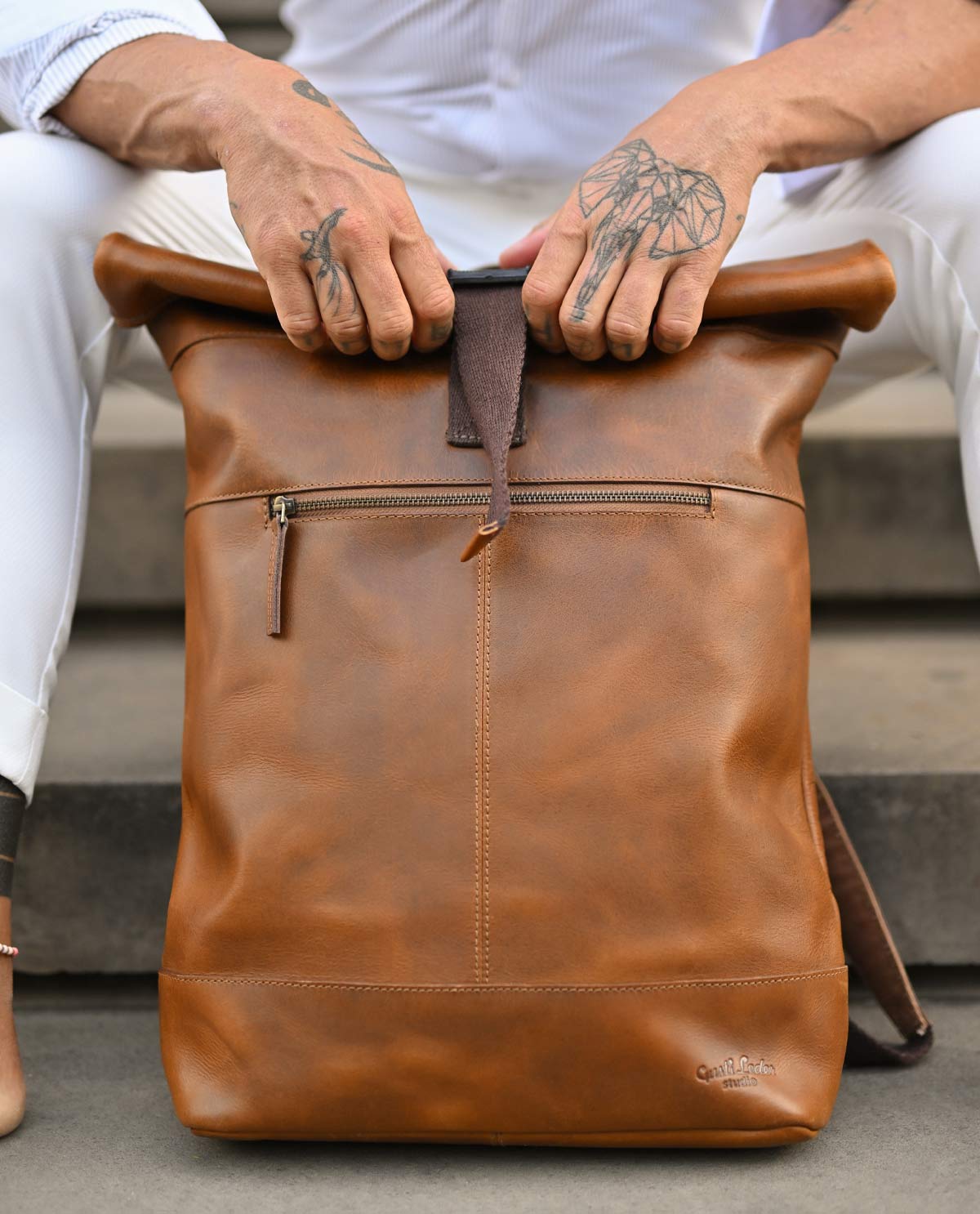 Leather courier backpack “Mattis” at Gusti Leather – Gusti Leder