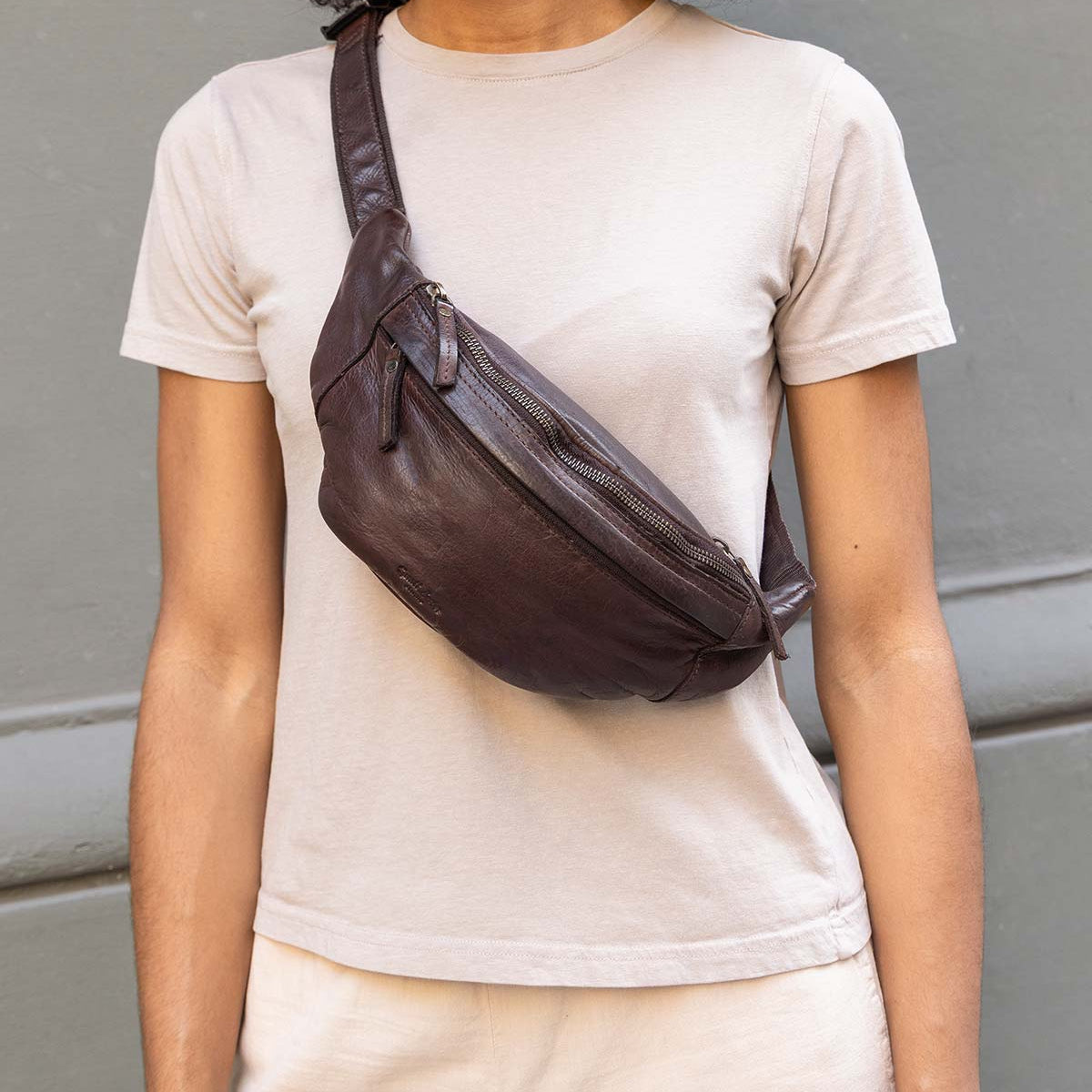 Leather belt bag  display picture 1