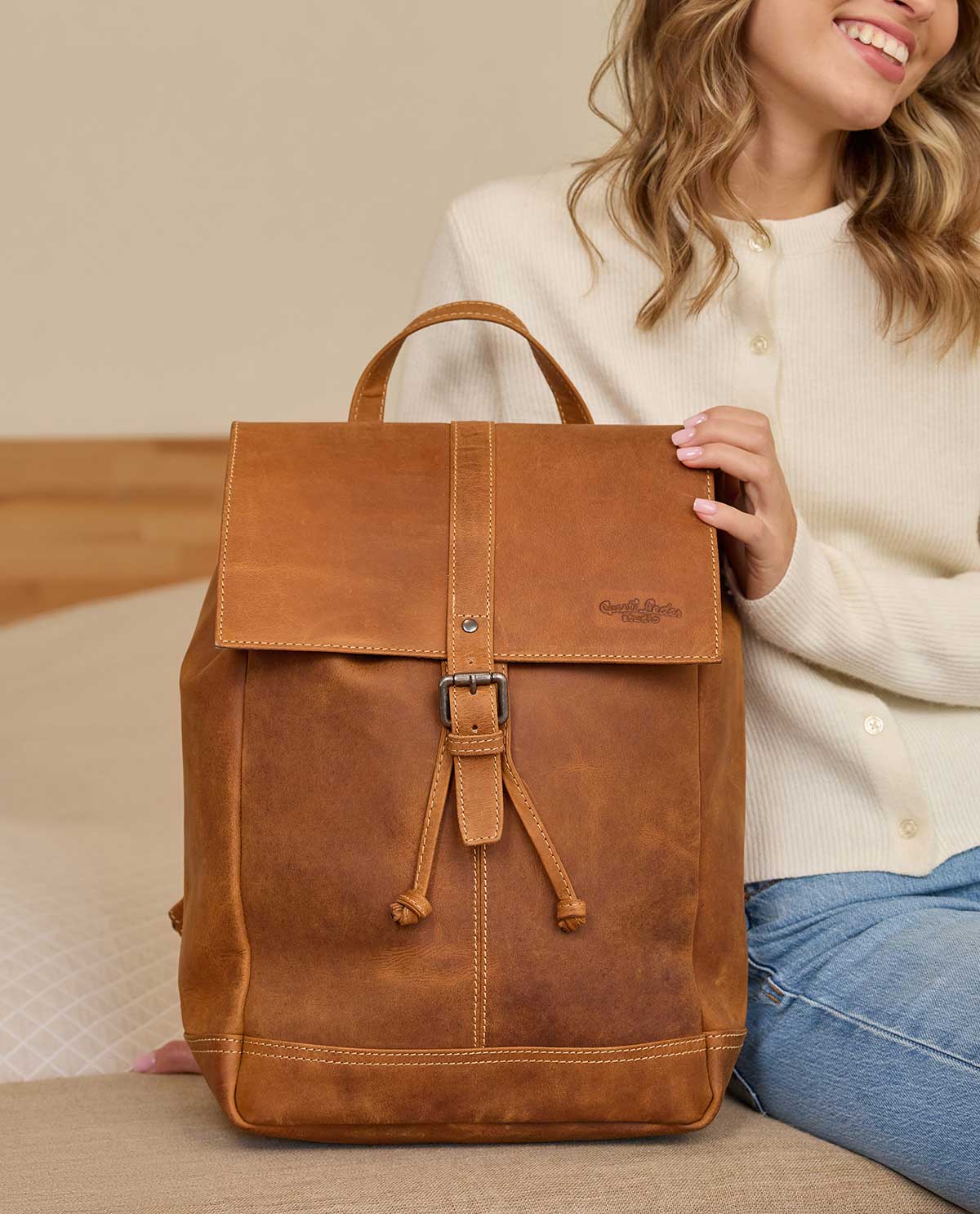 buffalo david britain bags backpack leather 17" Retro Laptop Travel I Sams Buffalo Vintage Brown and zippers ensure durability and strength Full Grain Leather Backpack