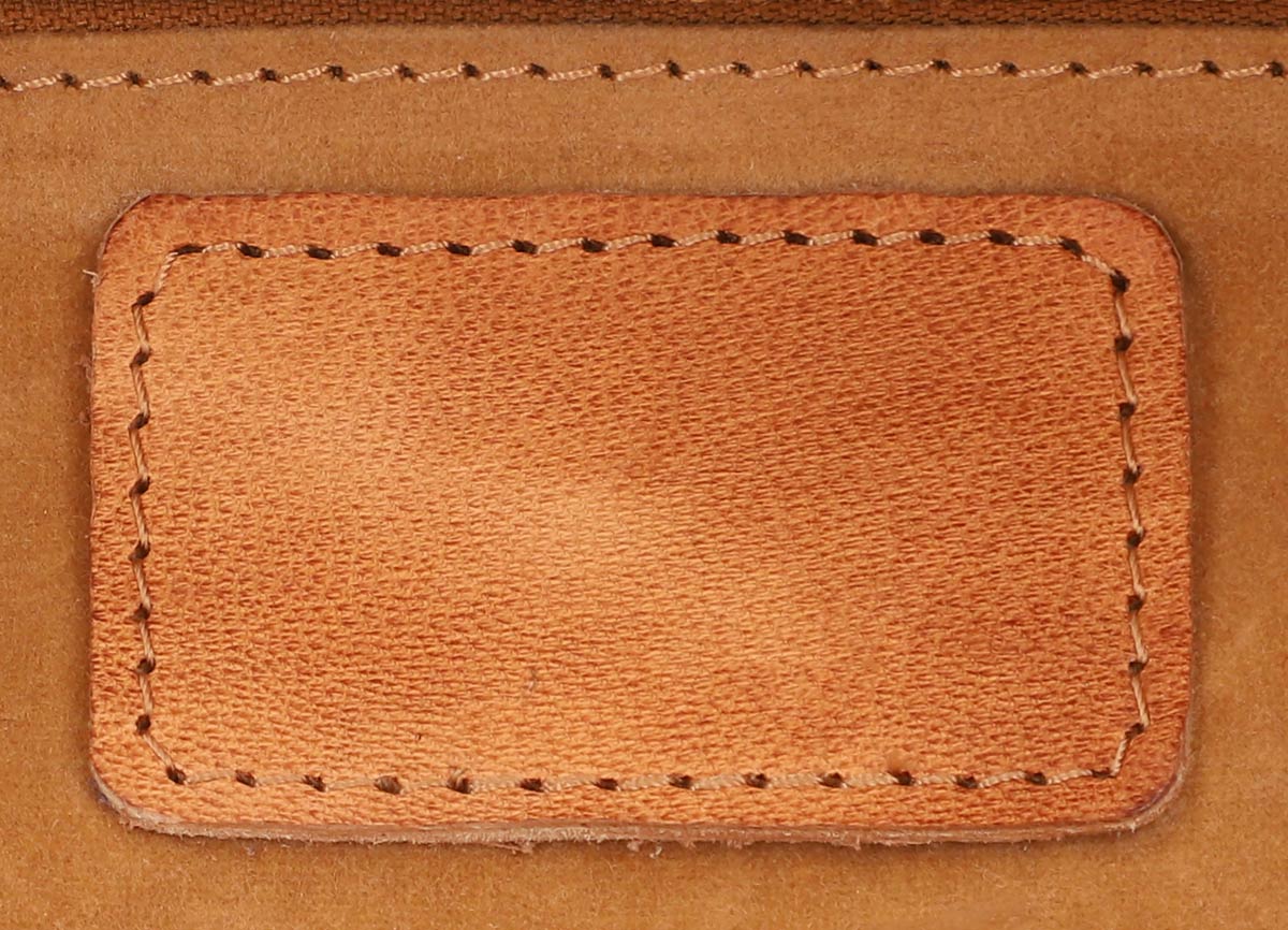 Brown leather shoulder bag 